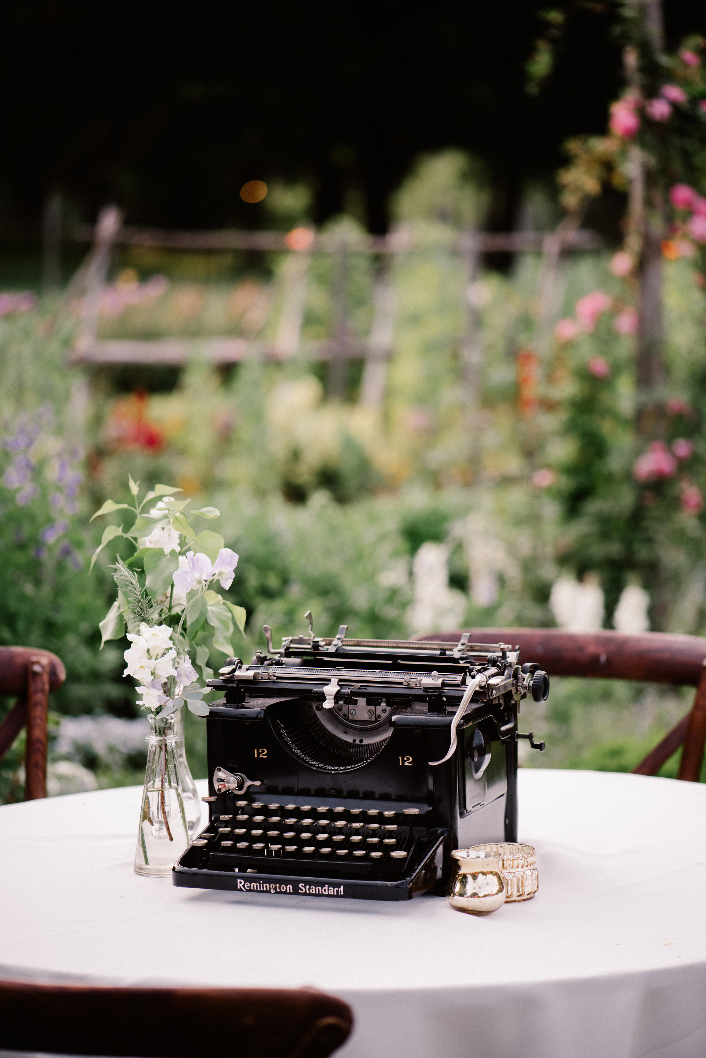 11 Creative Vintage Wedding Decor Ideas