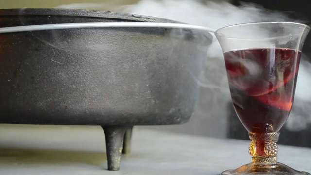 How to Make Spooky Sangria