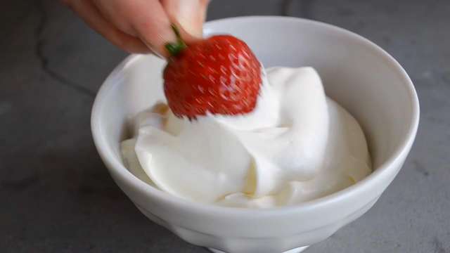 How to Make Crème Fraîche