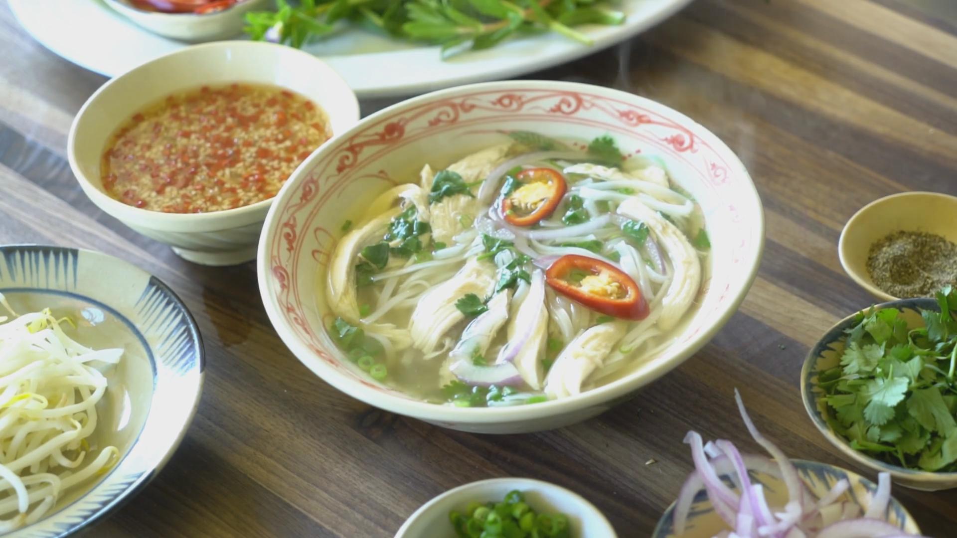 How to Make Pressure Cooker Chicken Pho
