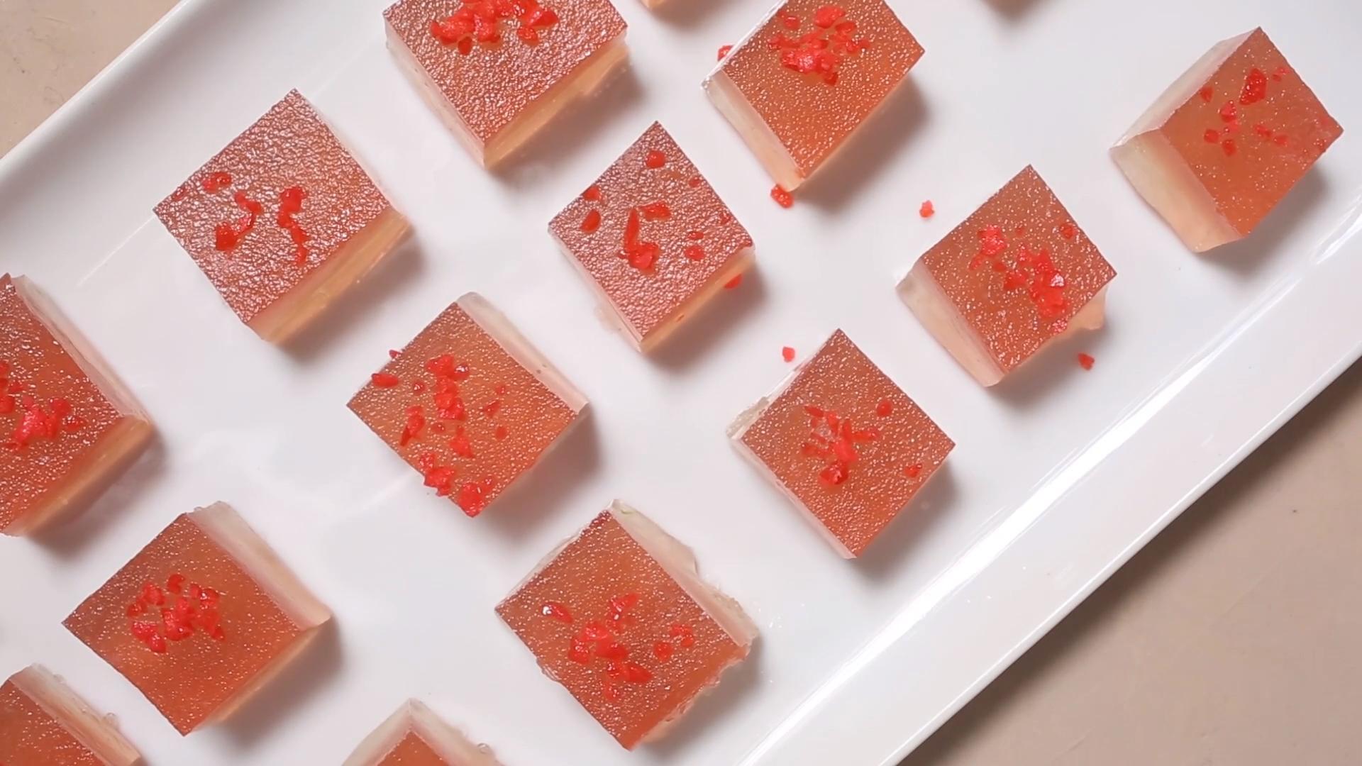 How to Make Pomegranate Champagne Jello Shots