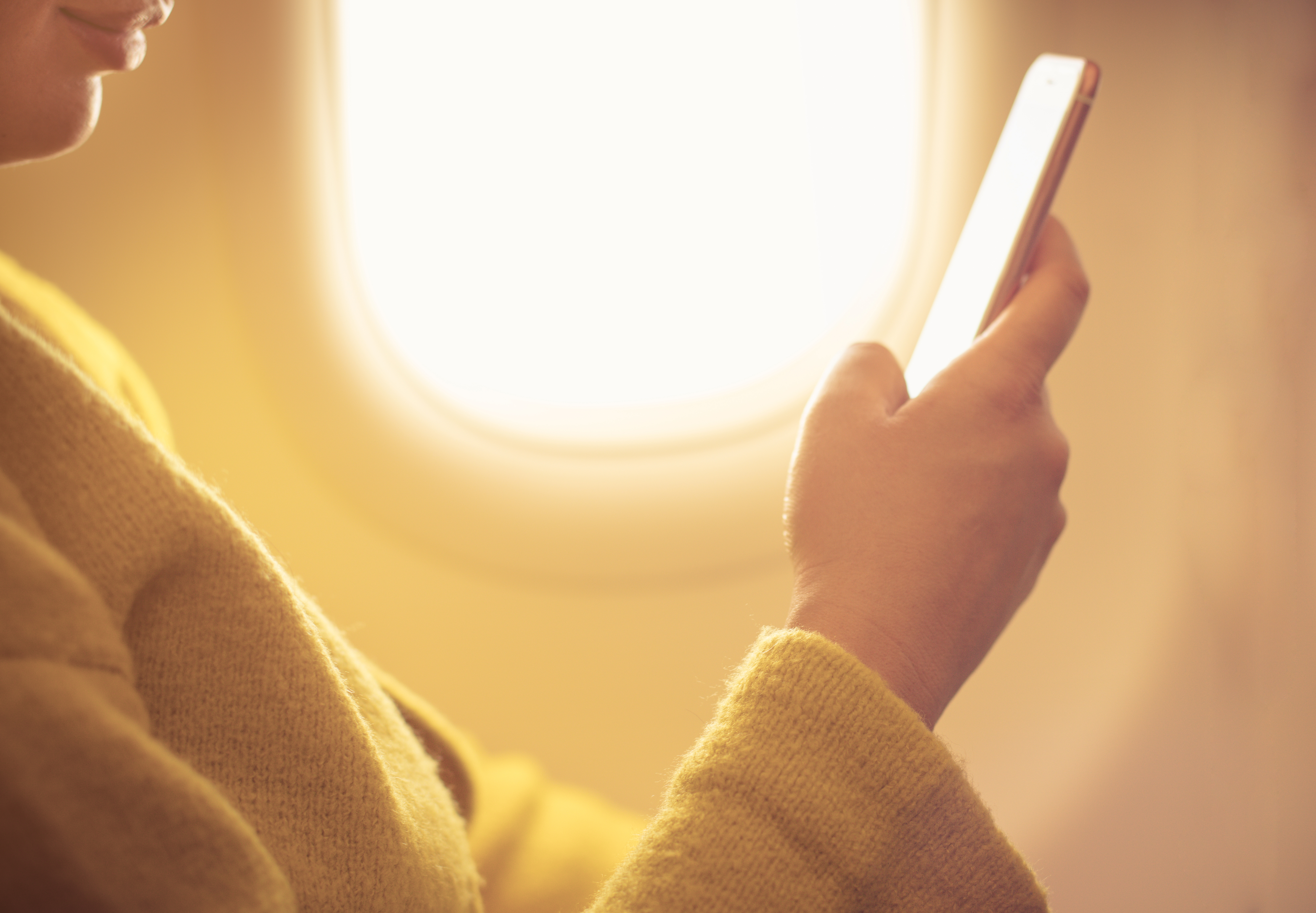 Forget Safety, This Is the Money-Saving Reason You Should Fly With Your Phone in Airplane Mode
