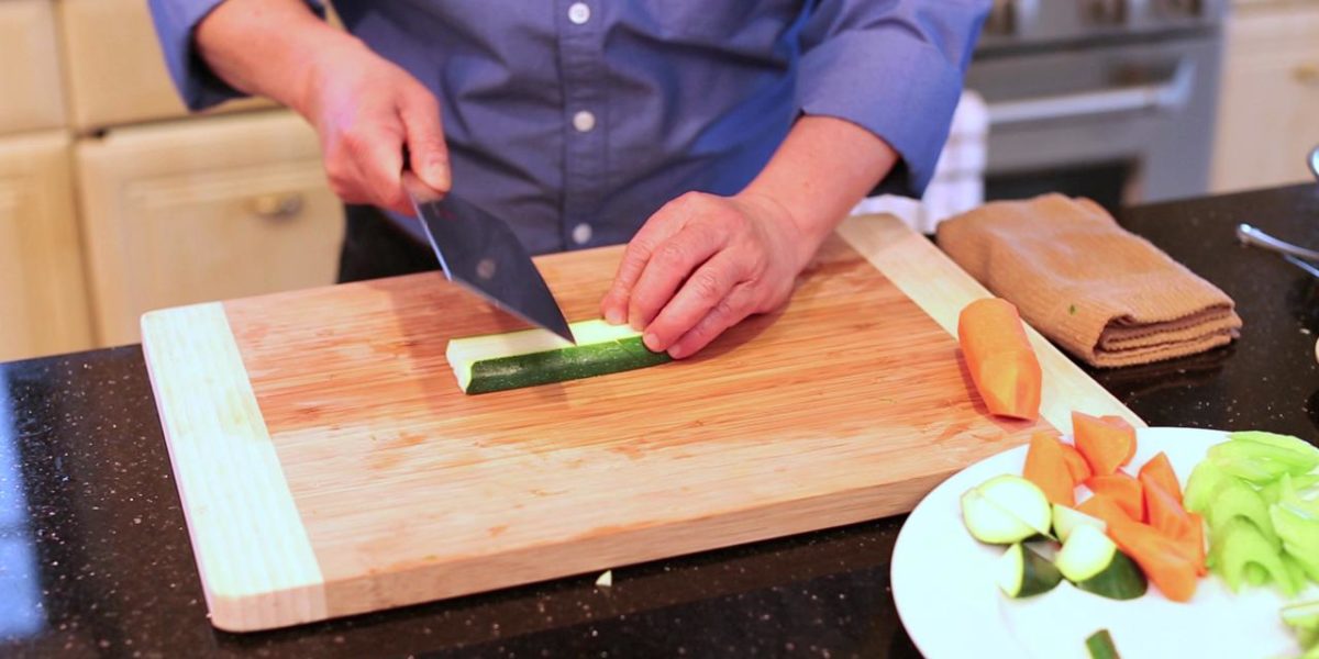 Knife skills with Martin Yan Diamond cut