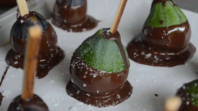 How to Make Chocolate-Fig Lollipops