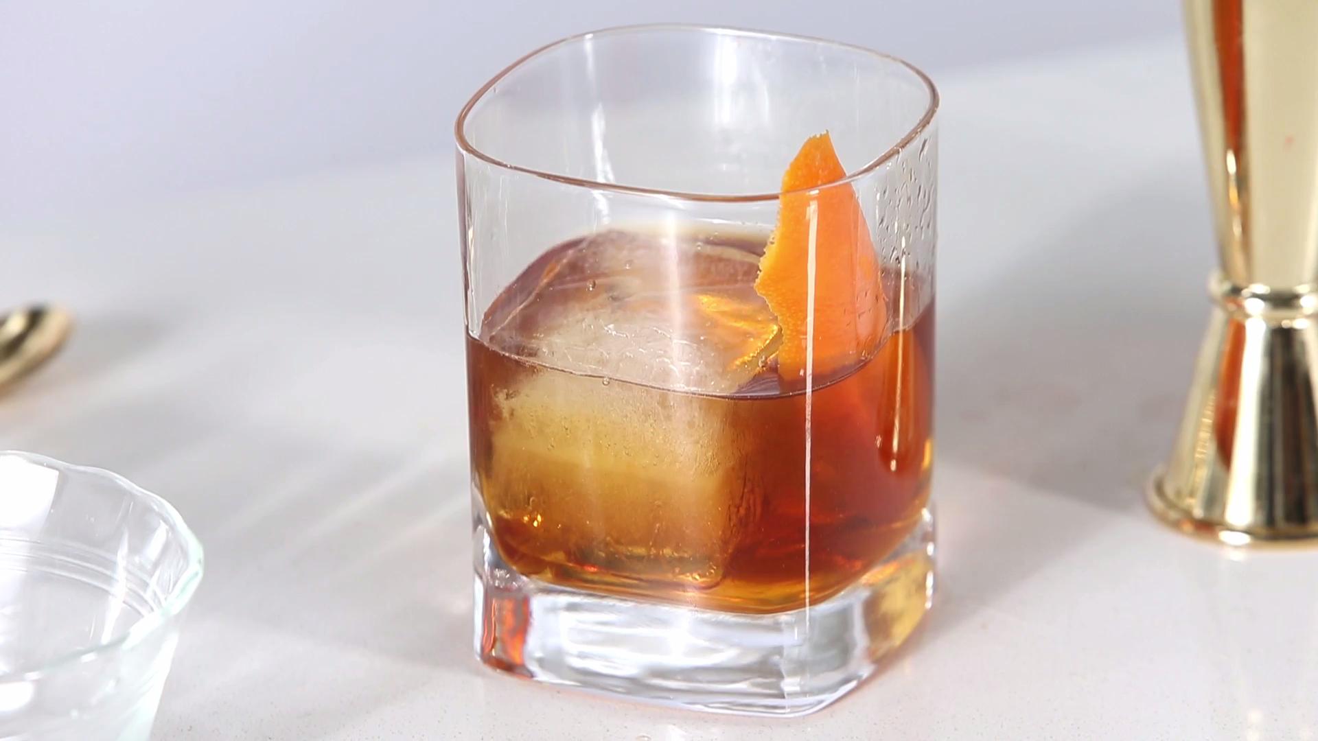 How to Make and Use Cocktail Ice