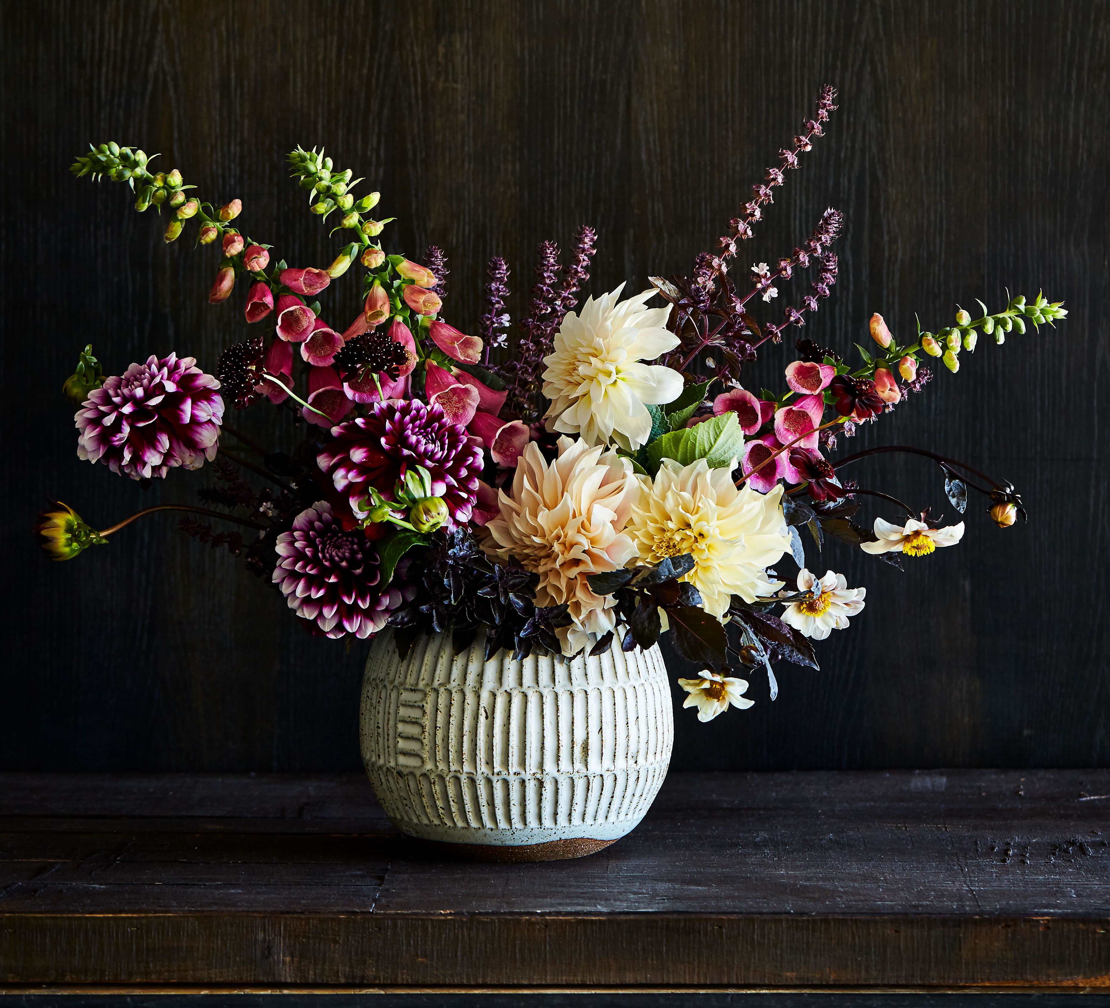 Use Color as Your Guide for These DIY Floral Arrangements