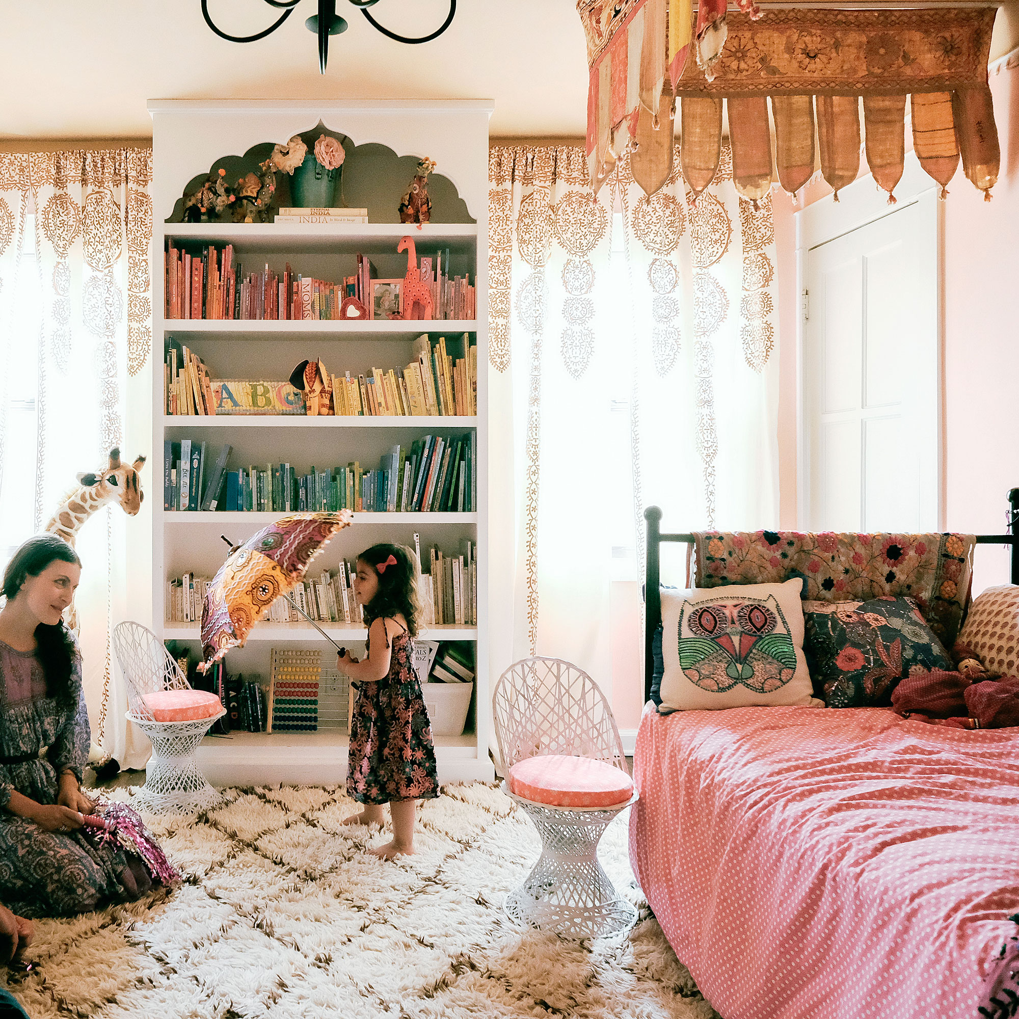 Ways to Decorate with Books