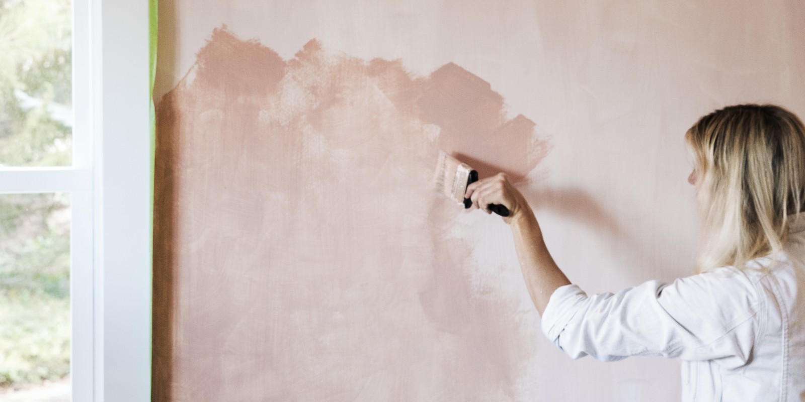 How to Paint a Wall with Lime Wash