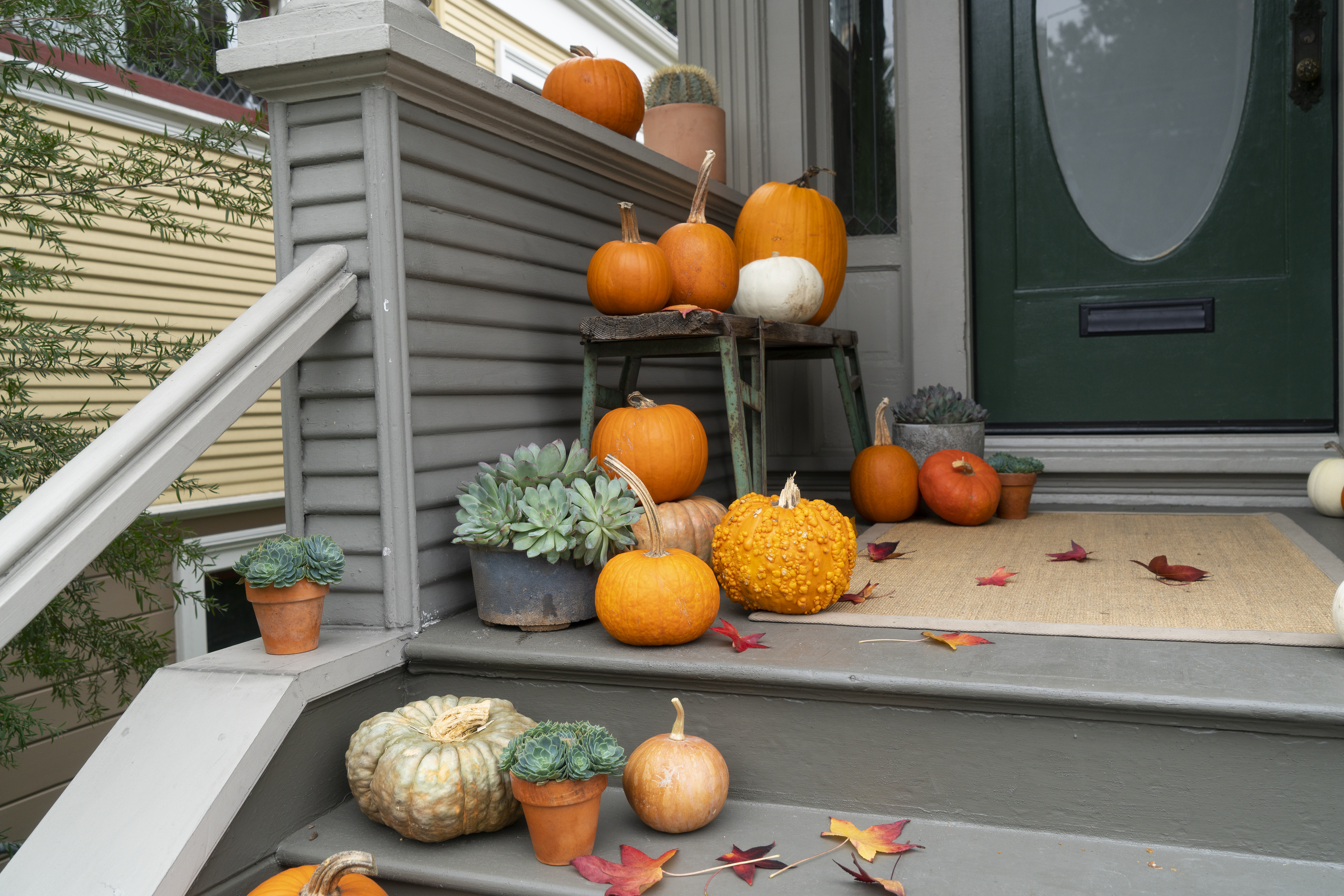 3 Ideas for Pumpkin Arrangements