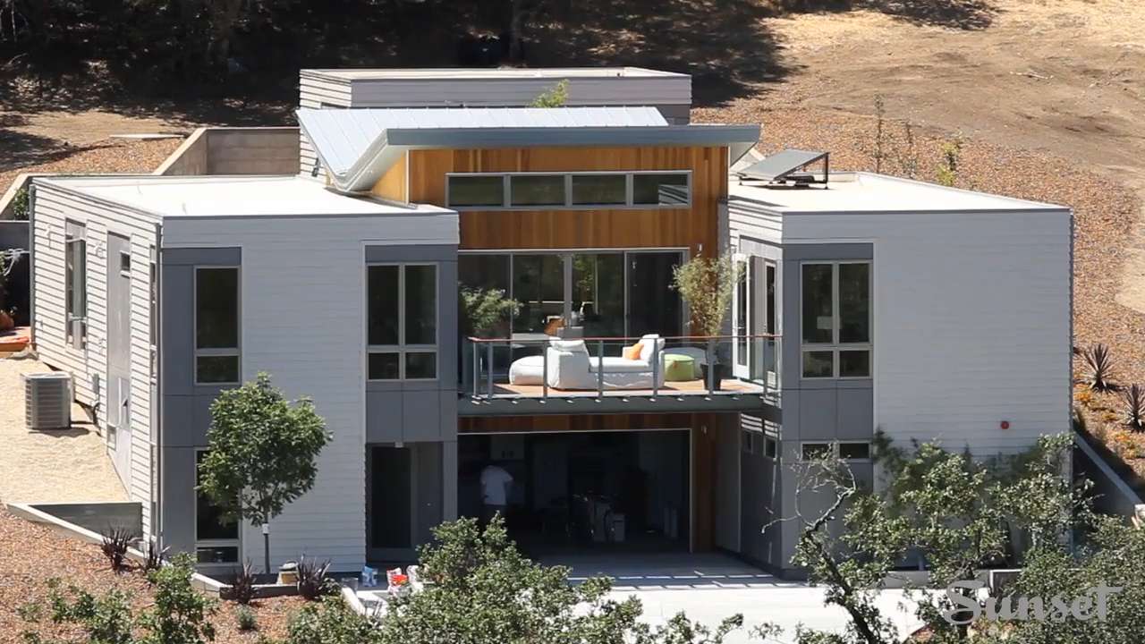 Go inside the 2012 Breezehouse