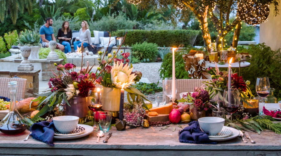 Outdoor Holiday Decorations for a Festive Soiree - Sunset Magazine