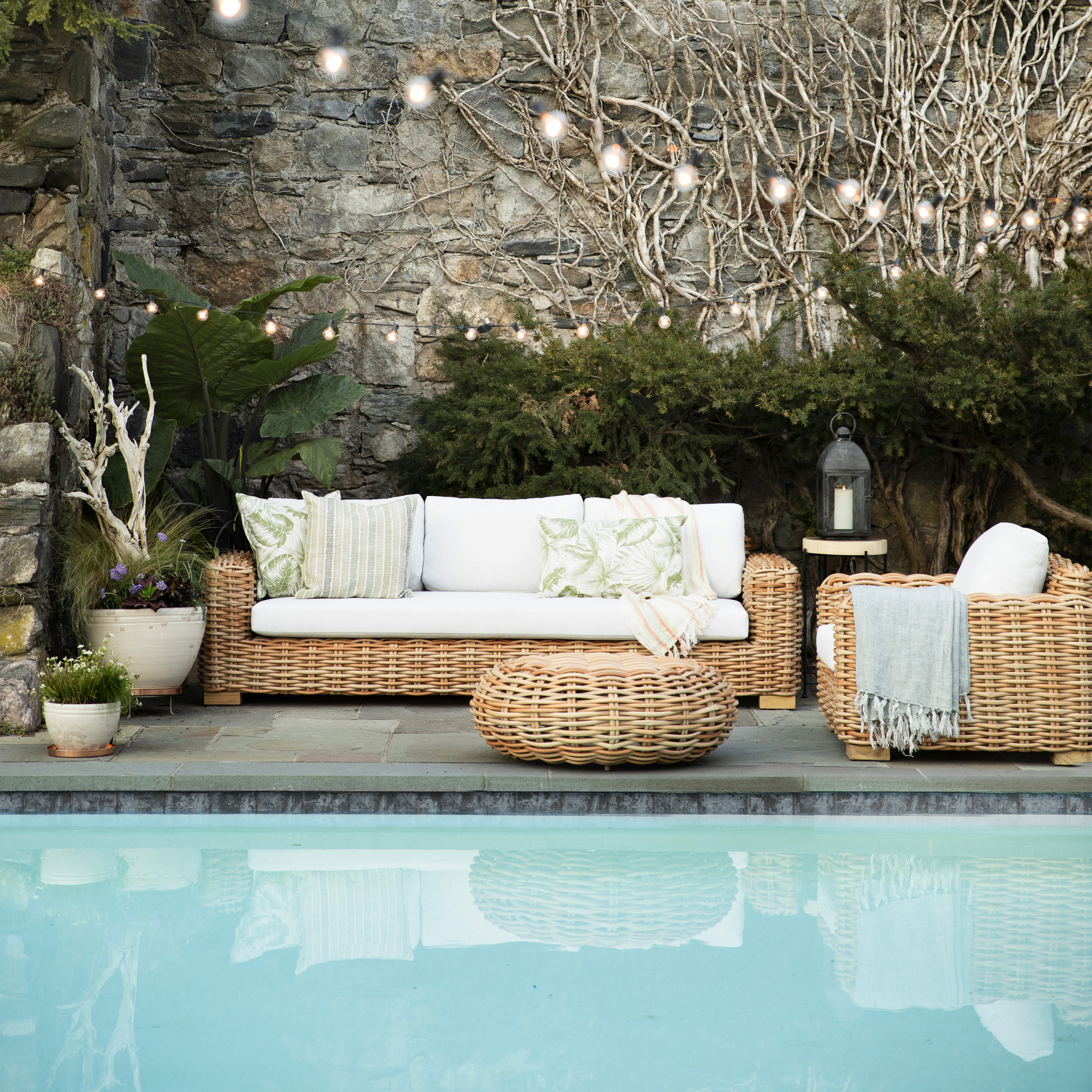 10 Must-Have Outdoor Pillows & Cushions